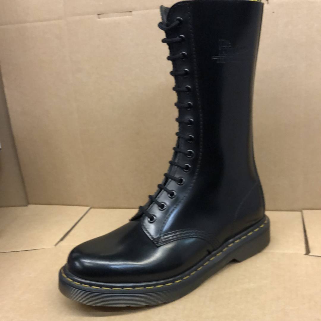 DR MARTENS BLACK BOOT 1914 14 EYELET