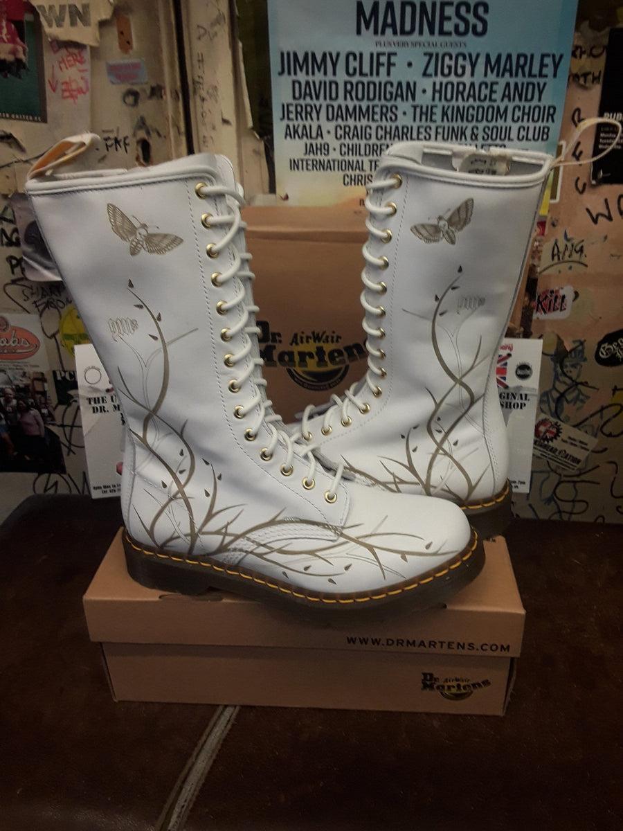 Dr Martens 1C59 White 14 Hole Zip Boot Size 8