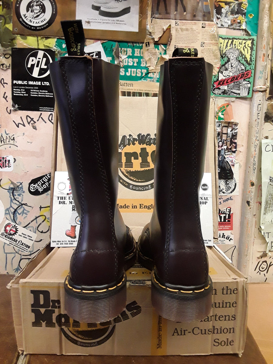Dr. Martens England製 14ホール UK4 23〜23.5 Dr Martens Vintage Made in England Burgundy 14 Hole Boot Size 4 UK