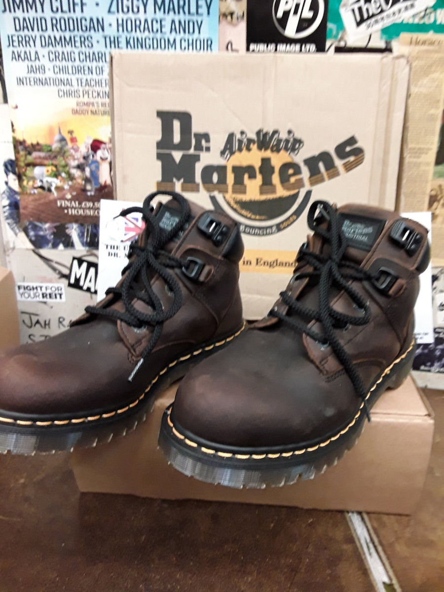 Dr martens airwair steel toe boots hot sale