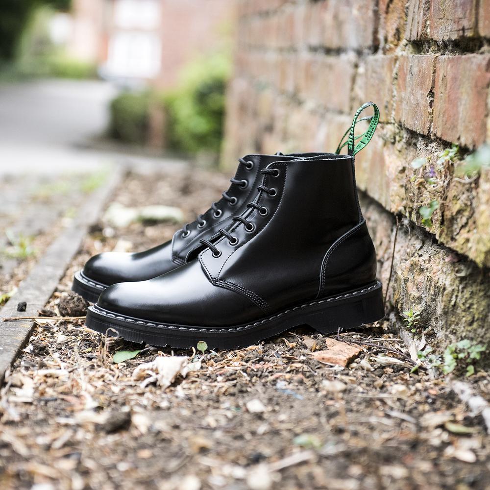 SOLOVAIR "ASTRONAUT" BLACK SMOOTH LEATHER BOOT (6 EYELET)