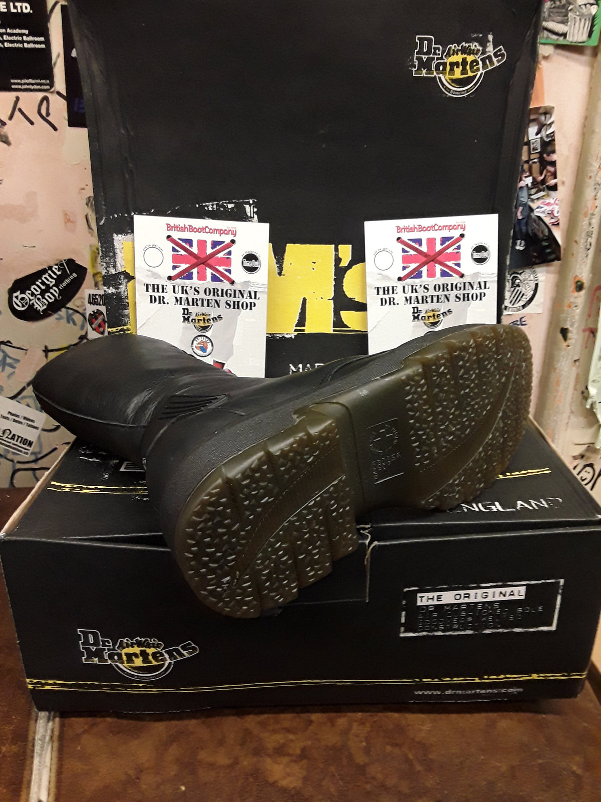 Dr Martens9780 Black 14 Hole Size 4