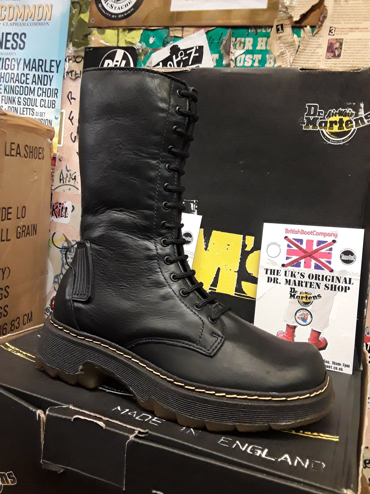 Dr Martens9780 Black 14 Hole Size 4