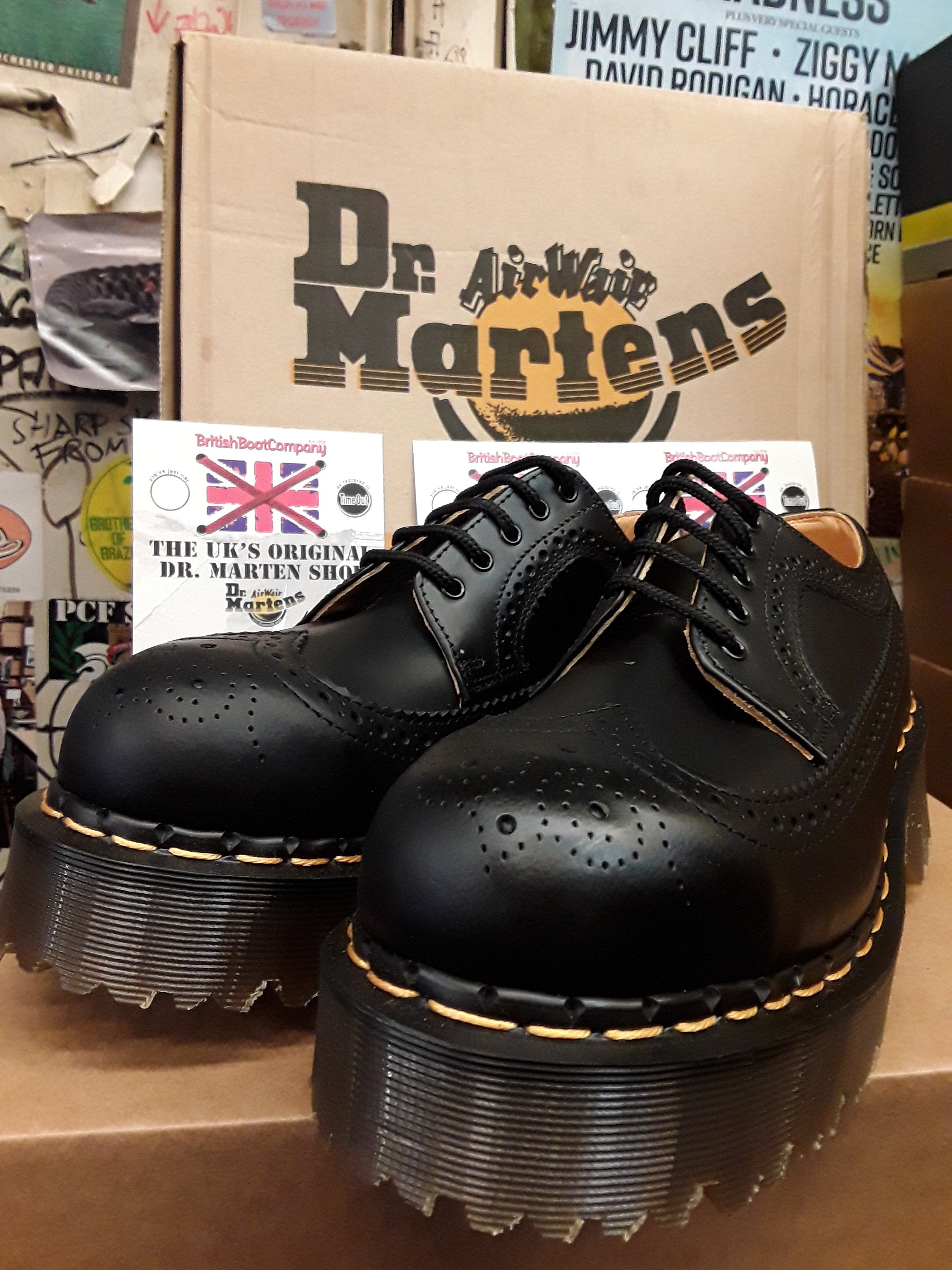 Dr. Martens ブラック 5 UK Dr Martens Black Envy sole Platform made in England black 5 eye brogue