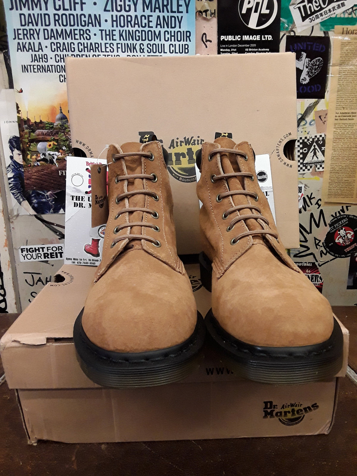 Dr Martens Tan Nubuck 6 hole Size 9,limited Edition,very rare!