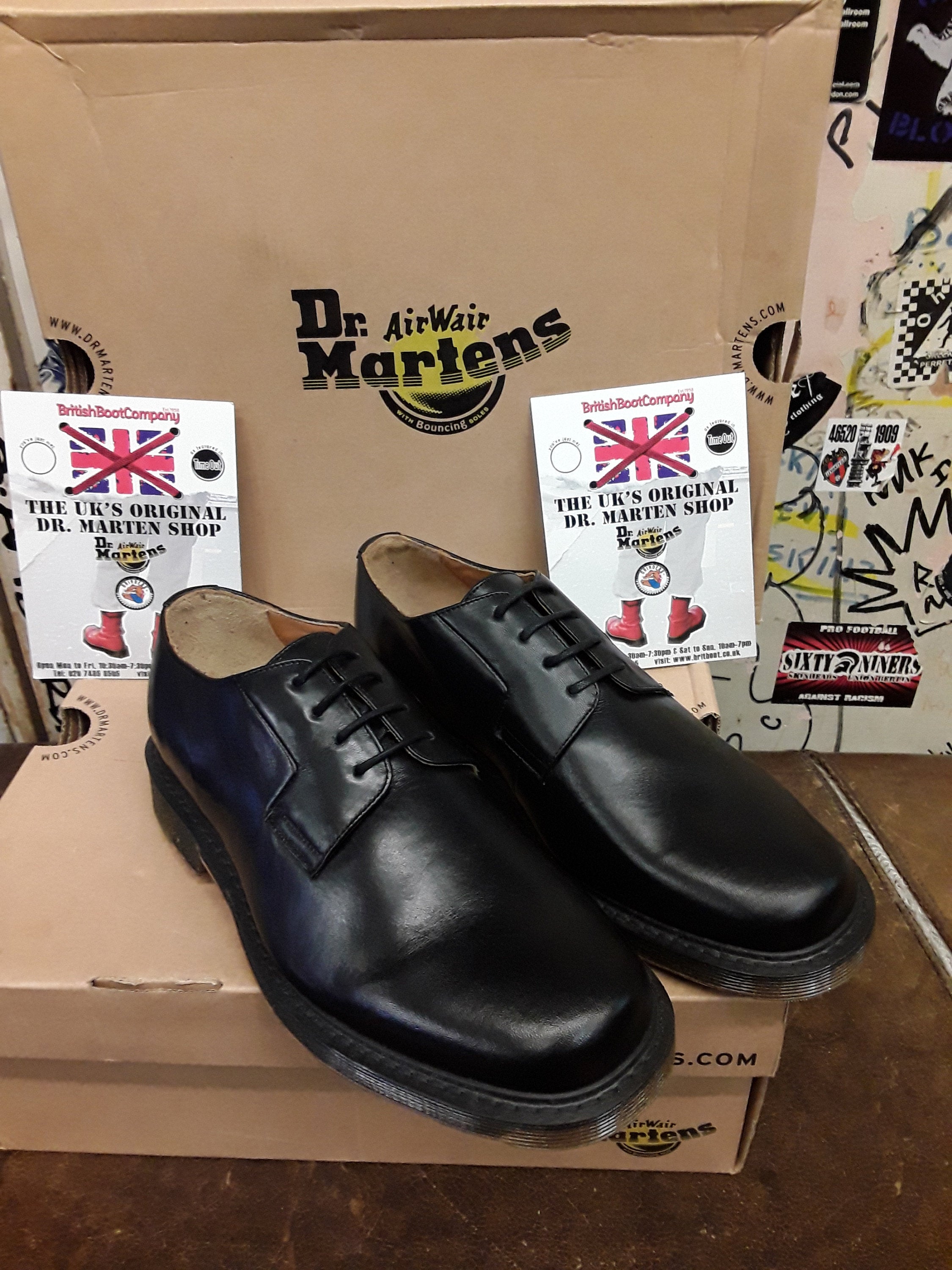 Dr martens black size 6 outlet