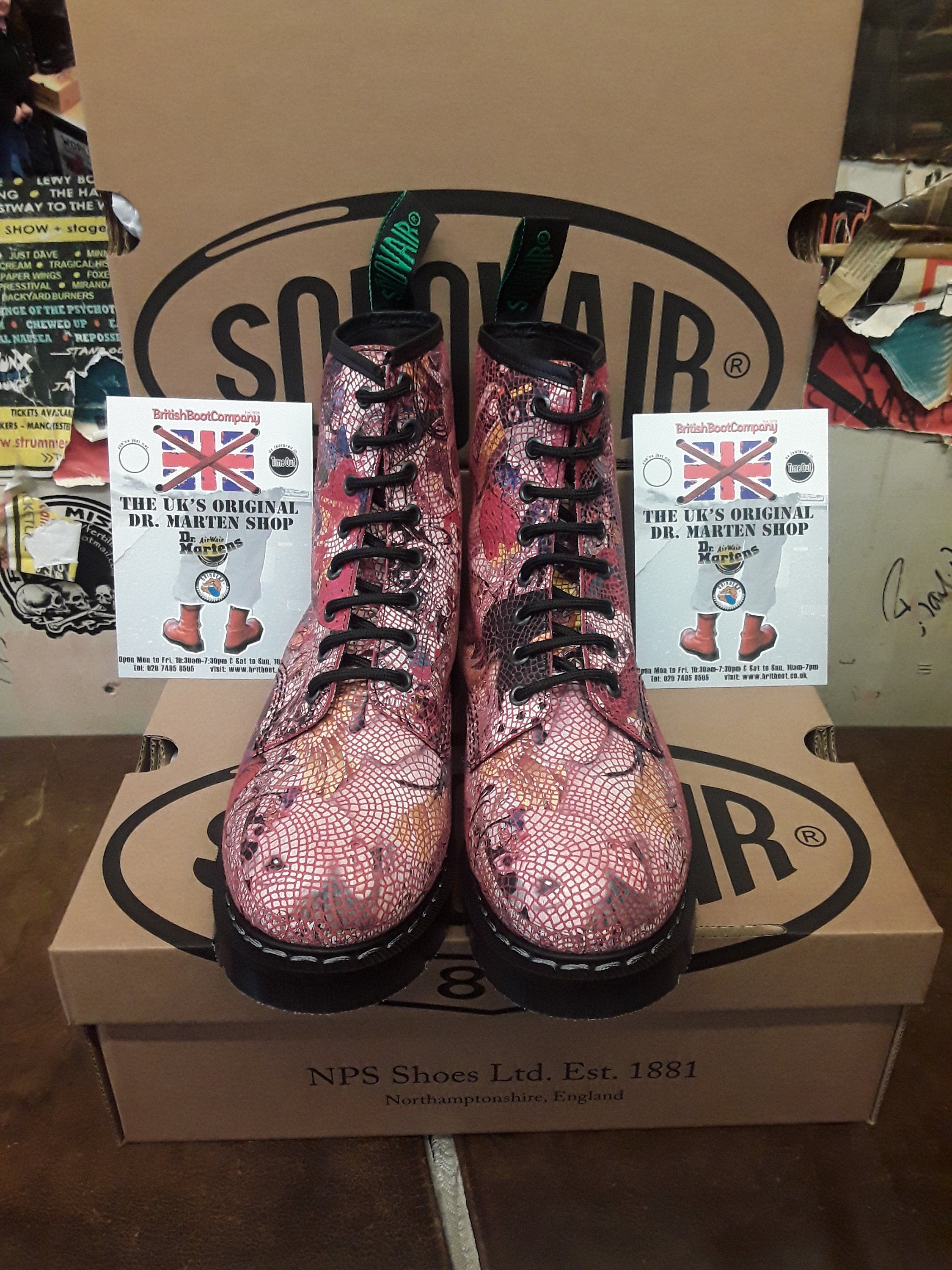 Solovair 2 hotsell hole boots