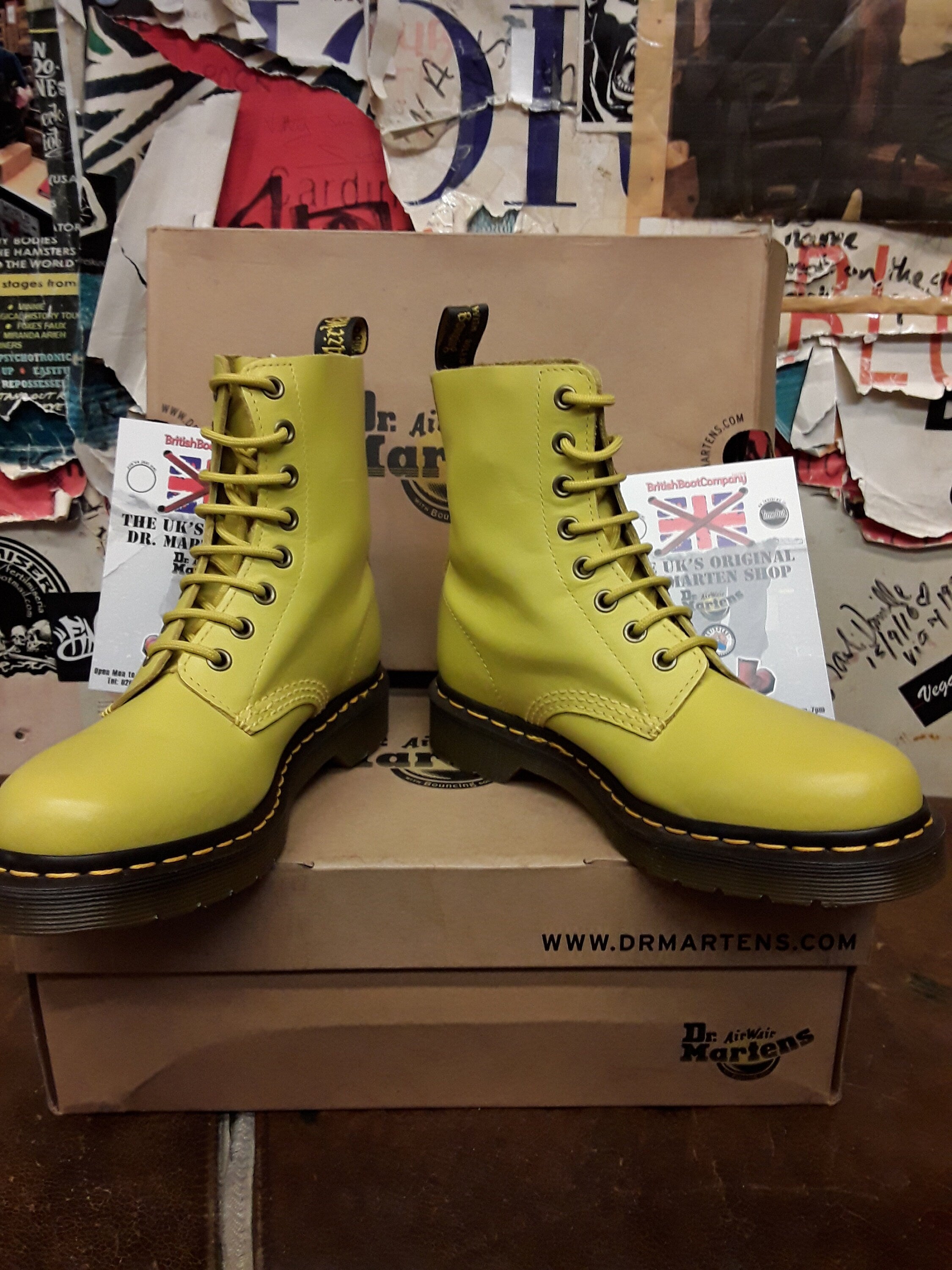Dr. Martens Pascal ドクターマーチン 5 UK Dr Martens Pascal Sun Yellow Soft Leather