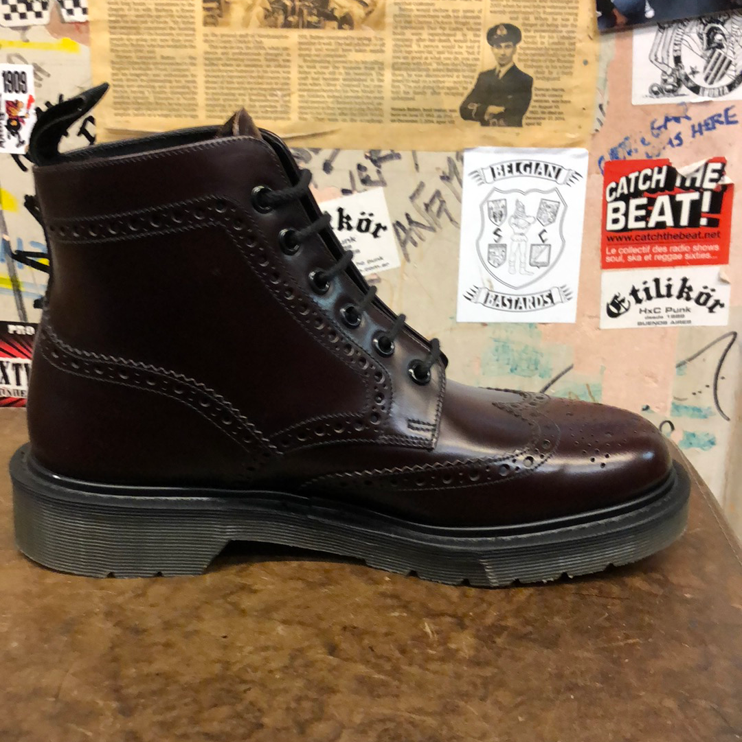 LOAKE - OXBLOOD SMOOTH LEATHER BROGUE BOOT (860)
